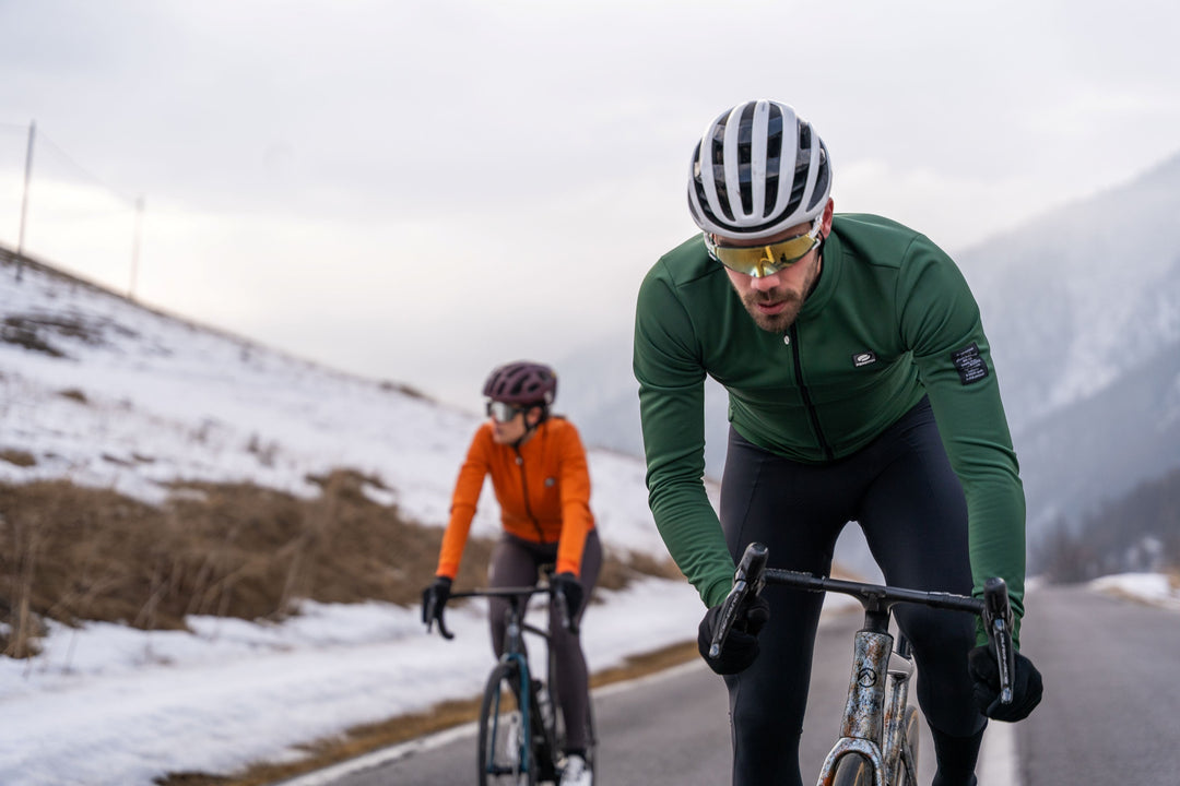 Winter fietsjas kopen 2026: 8 tips, materialen en modellen